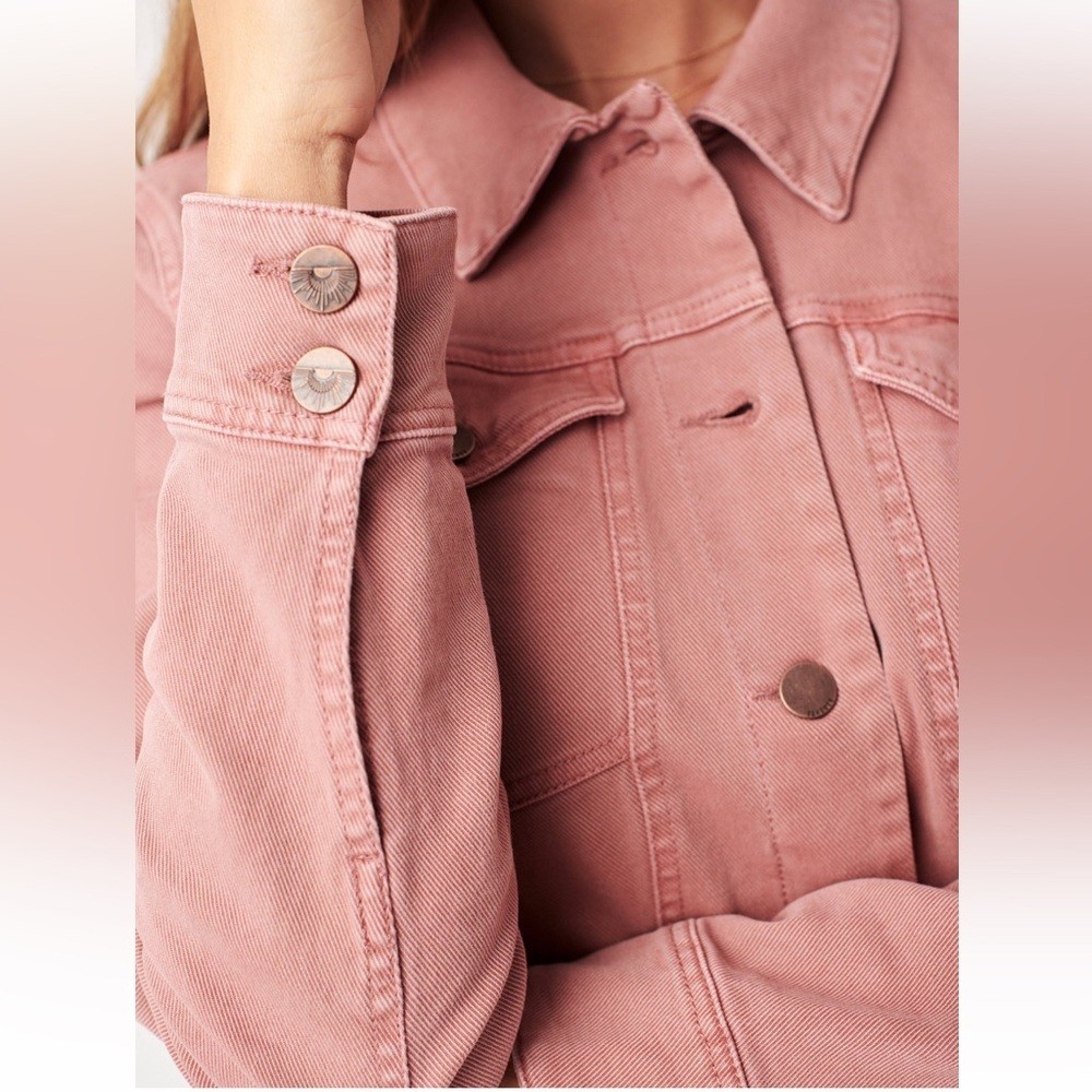 Faherty Rose Button-Up Jean Dress ๐ - Picture 3 of 12